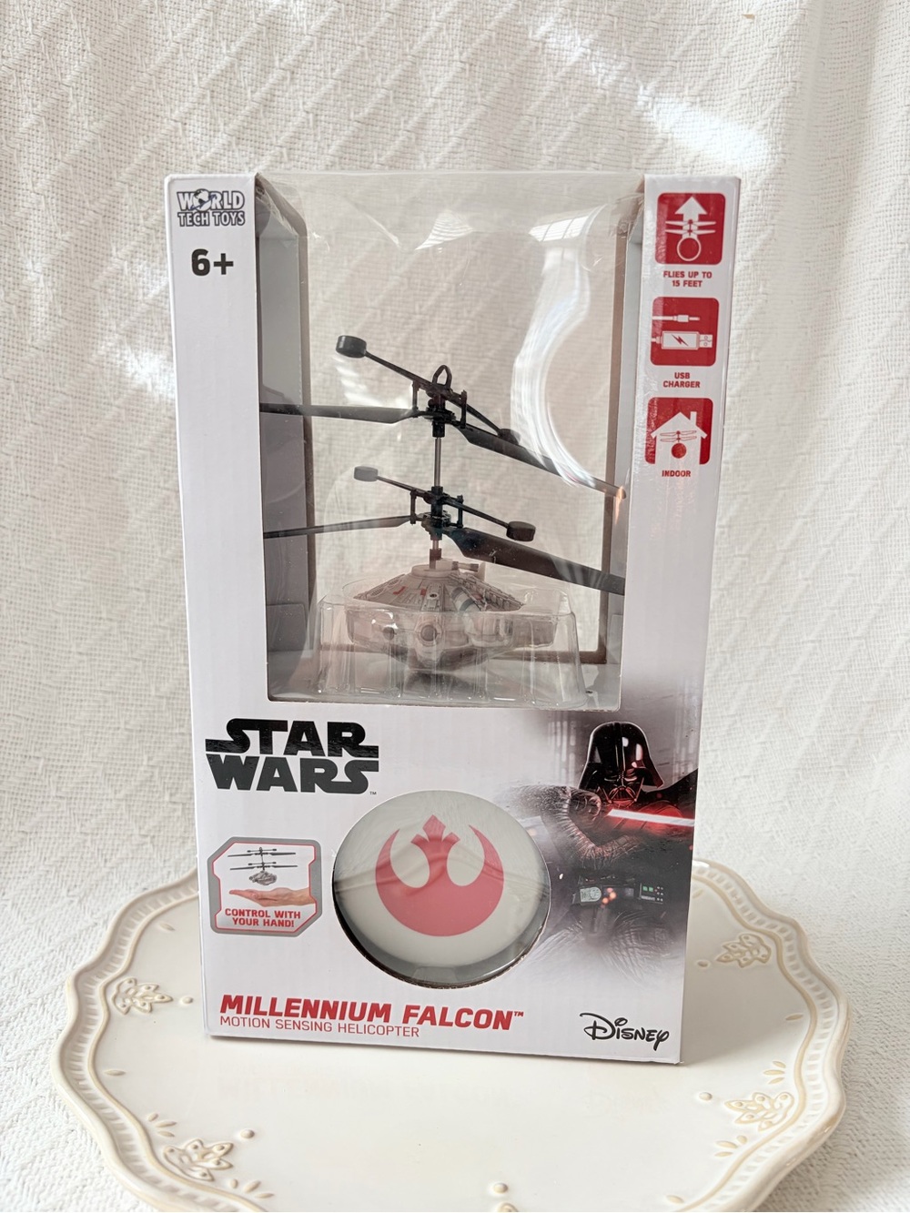 Disney Star Wars Millenium Falcon Motion Sensing Helicopter 6+
